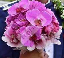 Букет невесты из орхидеи фаленопсис и цимбидиум с хризантемой