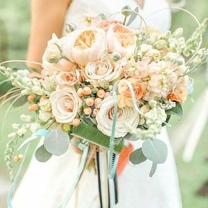 Букет невесты нежно персикового цвета