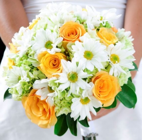 Букет невесты из розы, гортении и хризантемы