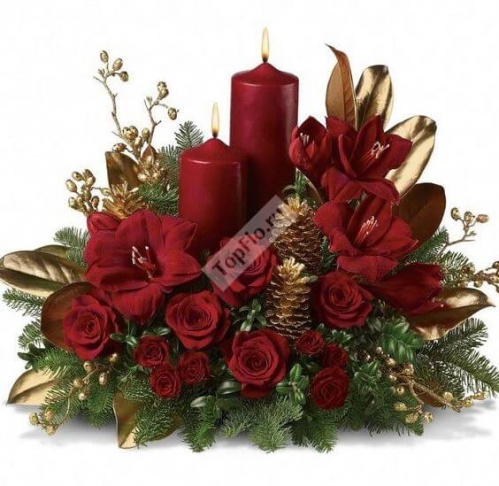 Новогодняя композиция на стол со свечами и розами