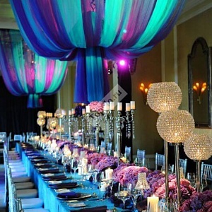 Оформление зала свадьбы в бирюзовых и фиолетовых тонах