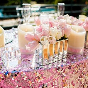 Украшение свадебного стола тюльпанами и свечами