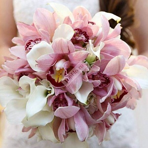 Букет невесты с каллами и орхидеями