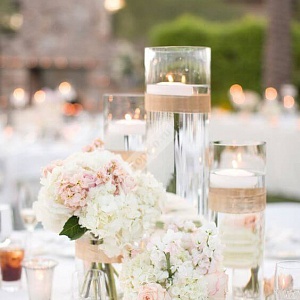 Оформление стола гостей в бело розовых тонах