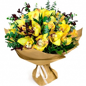 Букет из жёлтой орхидеи с эвкалиптом