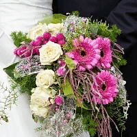 Букет невесты бело-розовый с герберой