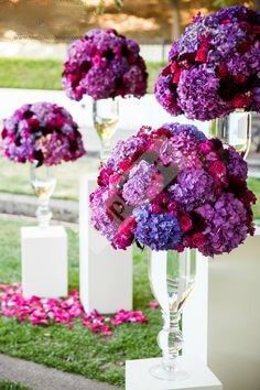 Цветочные композиции на столы гостей лилового цвета