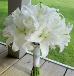 Букет невесты из белой лилии