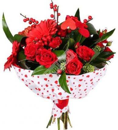 Букет из роз и гербер в ярко красном цвете