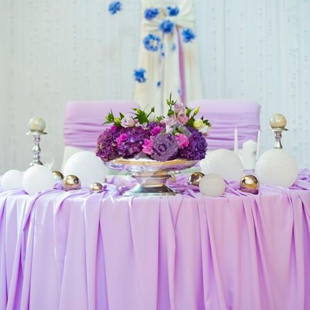 Оформление тканью зала для торжеств в сиреневом и фиолетовом