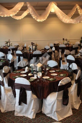 Оформление зала свадьбы в шоколадном и белом цветах
