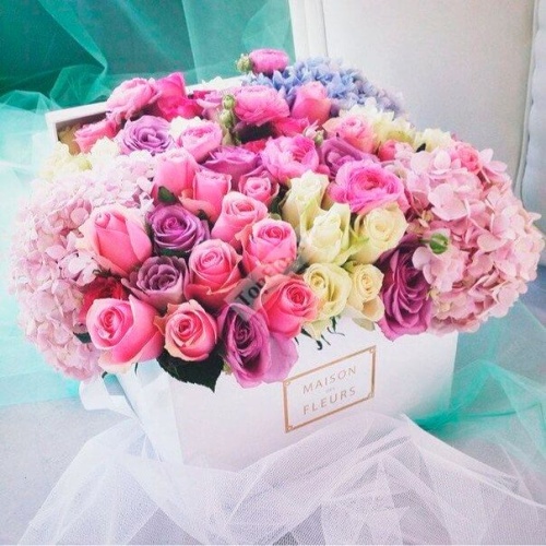 Шикарная шляпная коробка с цветами Прованс