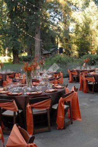 Оформление свадебных столов в шоколадном и оранжевом цветах