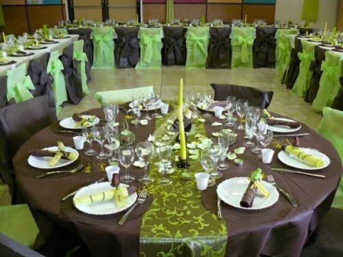 Оформление зала свадьбы в зеленых и коричневых тонах