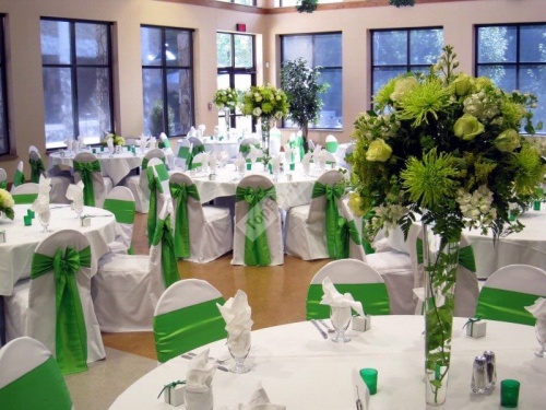 Оформление зала свадьбы в зеленом цвете