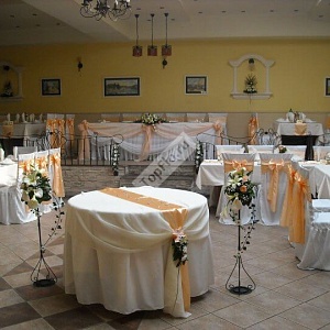Оформление зала свадьбы в светло персиковом цвете