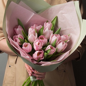 Букет нежно-розовые тюльпаны