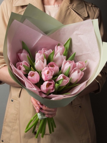 Букет нежно-розовые тюльпаны