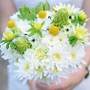 Букет невесты из хризантемы и орнитогалума