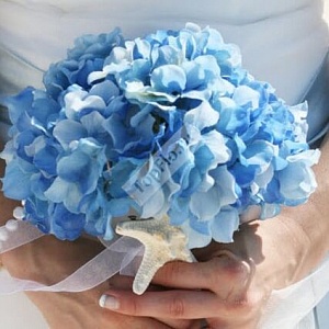 Букет невесты из голубой гортензии