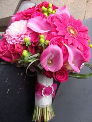 Букет невесты с каллами герберами и розой