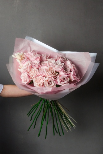 Букет из 25 розовых роз кения