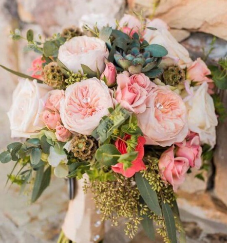 Букет невесты из розы остина и скабиозы