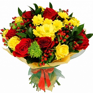 Букет красных роз и желтых хризантем