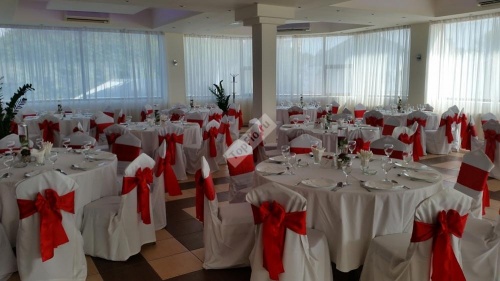 Красно белое оформление свадебного зала