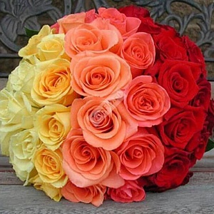 Букет невесты из разноцветных роз