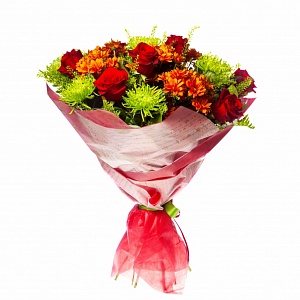 Букеты из красных роз с хризантемами