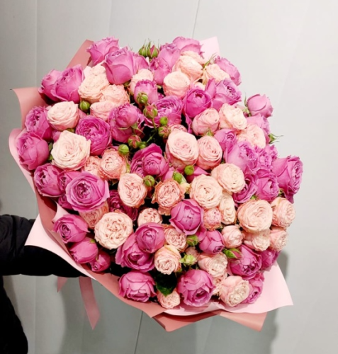 Букет с розовыми розами Дэвида Остина