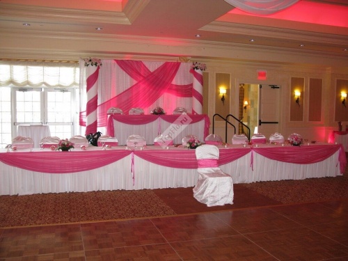Оформление свадьбы насыщенно розовым цветом
