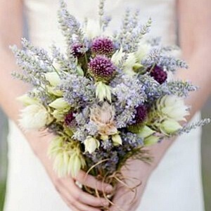 Букет невесты из лаванды и сухоцветов