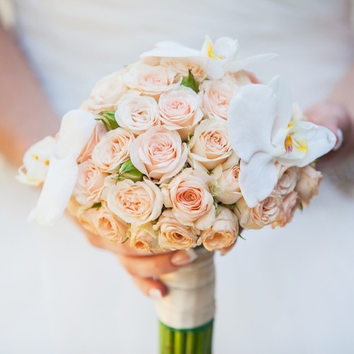 Букет невесты розовый с розой и орхидеей