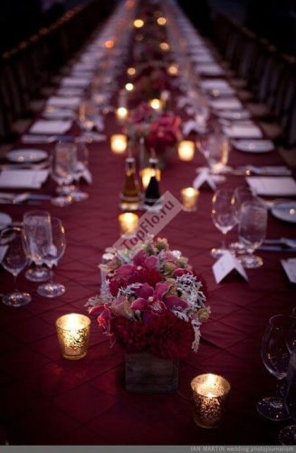 Оформление свадебного стола в бордовом цвете