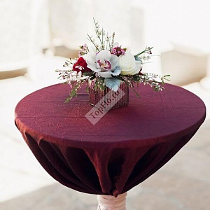 Оформление коктейльного стола в цвете марсала