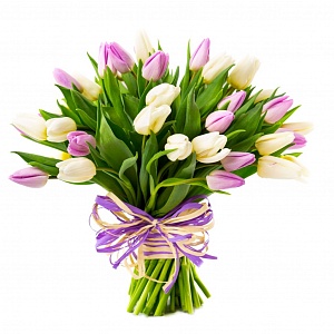 Бело-фиолетовый букет из тюльпанов