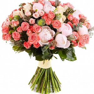 Букет Сара Бернар с розами пионами и бруниями