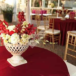 Оформление свадьбы в бело-бордовом цвете