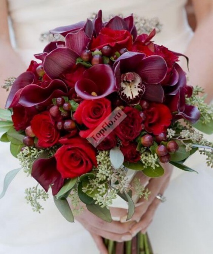 Букет невесты из красной розы орхидеи и калл
