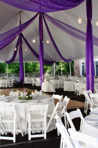 Оформление свадебного шатра тканью лилового цвета